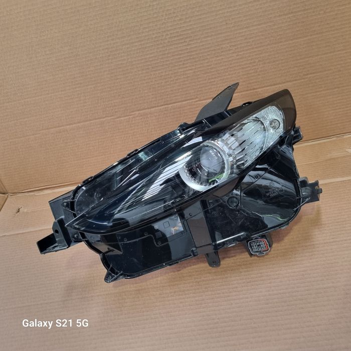 Far stanga led Mazda cx 30 cx-30 2024 cod DPTH-51-040 1 Decembrie