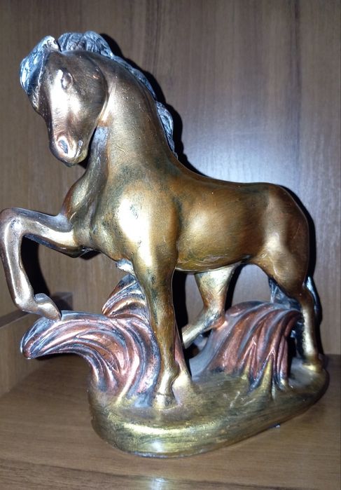 Статуэтка коня в миниатюре