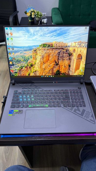 ASUS ROG G18 i7-13650HX/16GB DDR5/1TB SSD/RTX 4060 8GB/18” 240Hz
