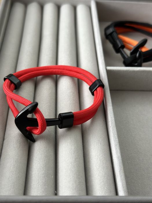 Гривни с котва / различни цветове /