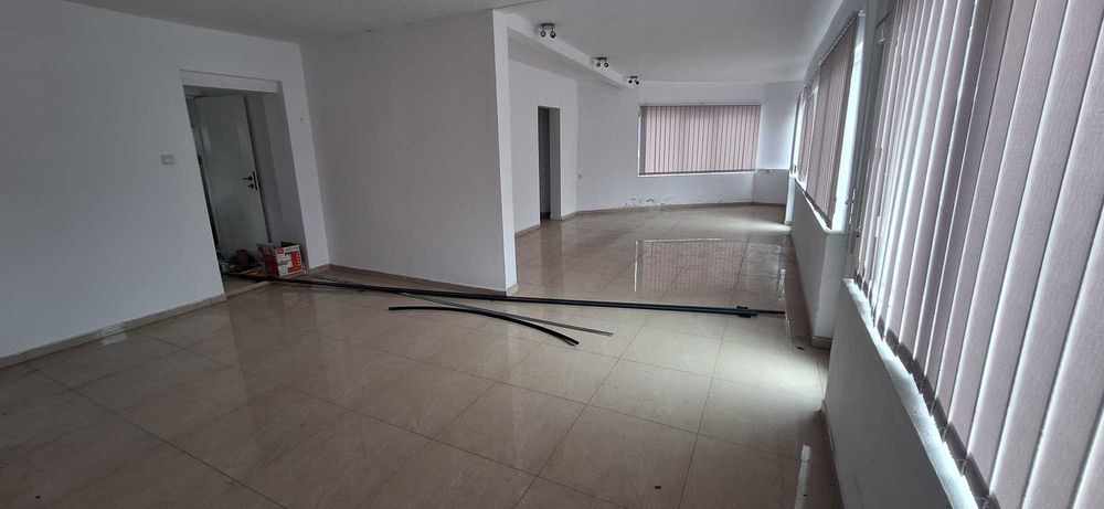 Spatiu comercial cu vad