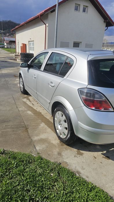 Vând Opel Astra H 1.3cdti