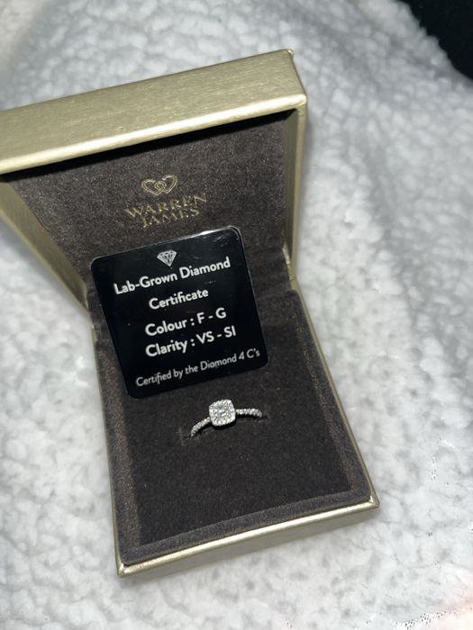 Inel de logodna cu diamante  aur alb  9k marime 55