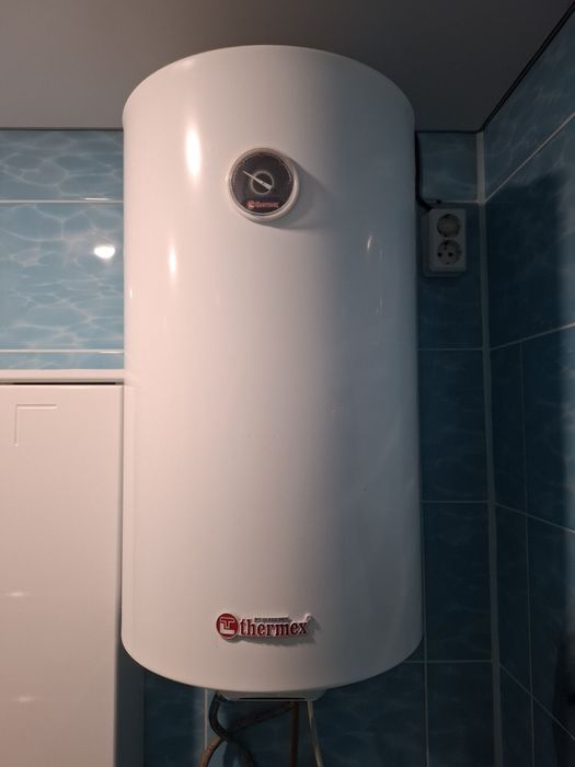 Продам водонагреватель не дорого