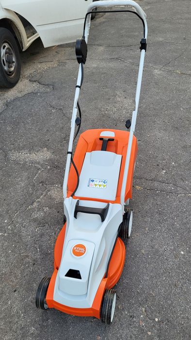 Masina tuns gazon-iarba Noua, Stihl, pe acumulator