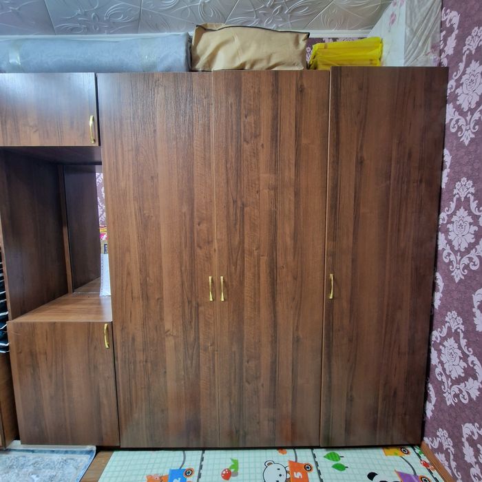 Продам спальный гарнитур
