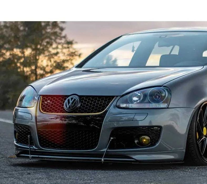 предна емблема за VW Golf MK5 04-09 черен гланц