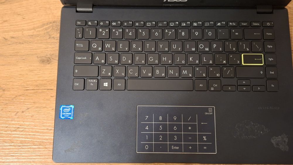 ASUS VivoBookE410MAB