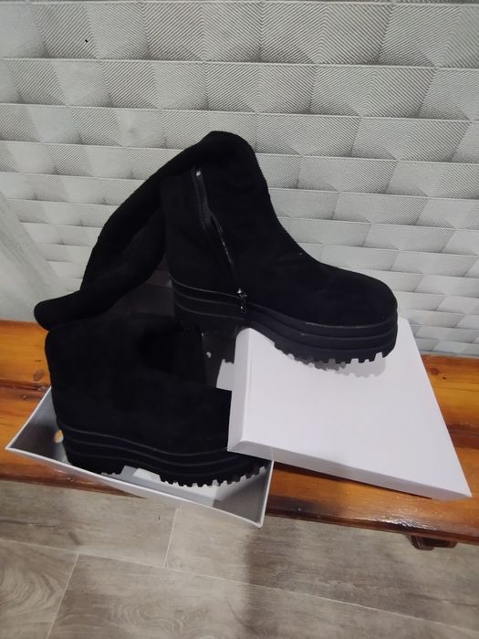 Ботфорты новые продаются