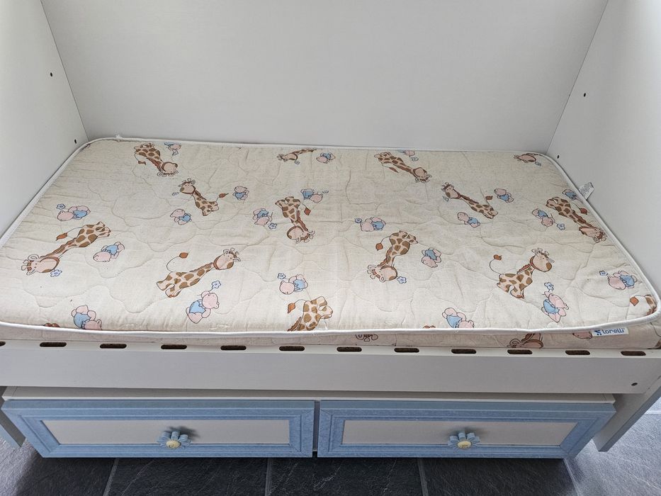 Детско легло с люлееща функция