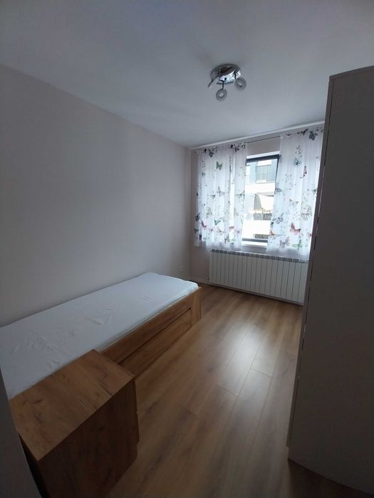 Дава под наем тристаен апартамент