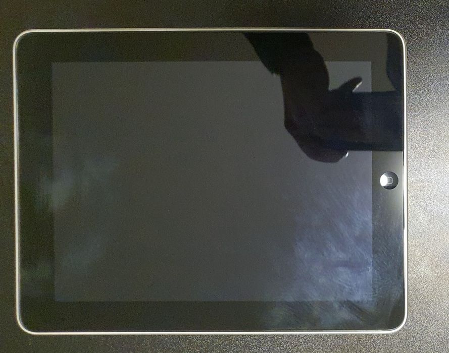 iPad 1 sotuvda! Qurilma zo‘r saqlangan, ishlashi a’lo darajada.