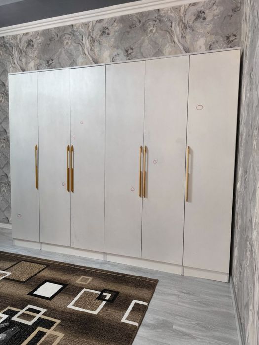 Shkaf sotiladi dastafka ustanovka bepul