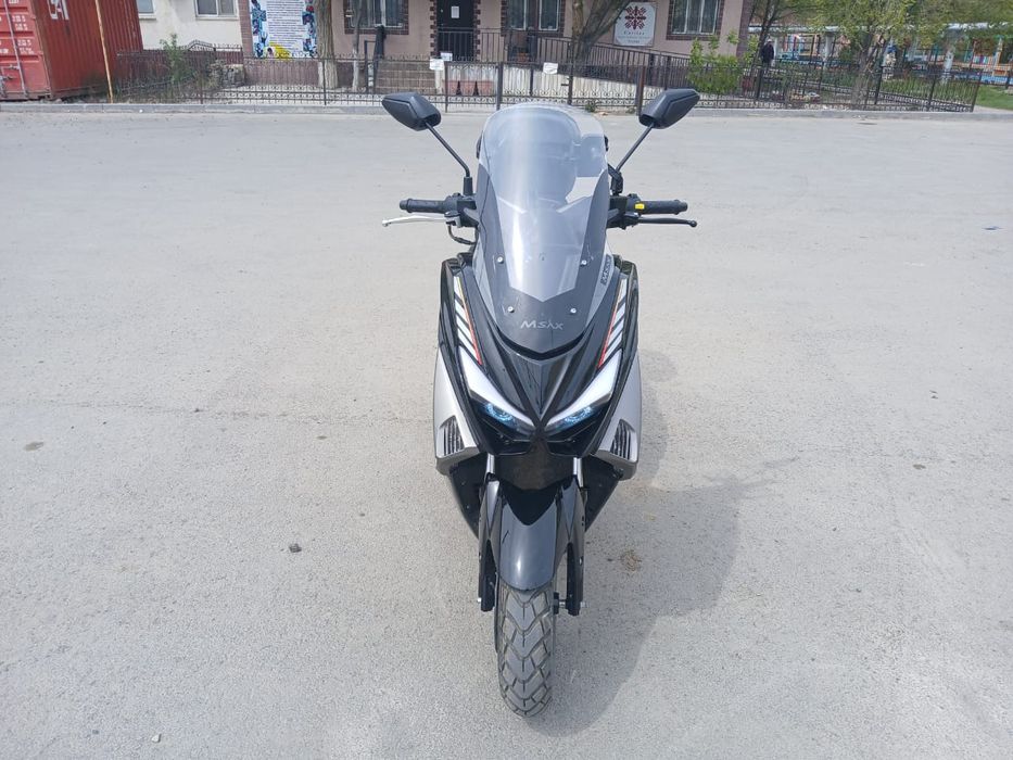 Скутер модель N - Max
