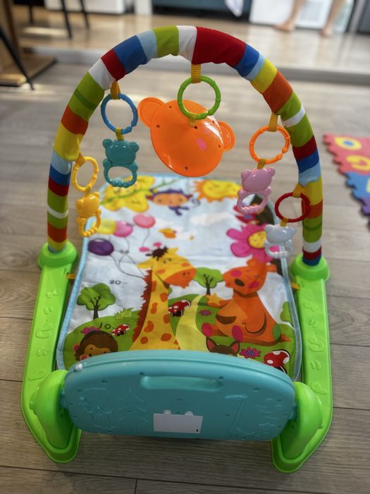 Музикална активна гимнастика за бебе