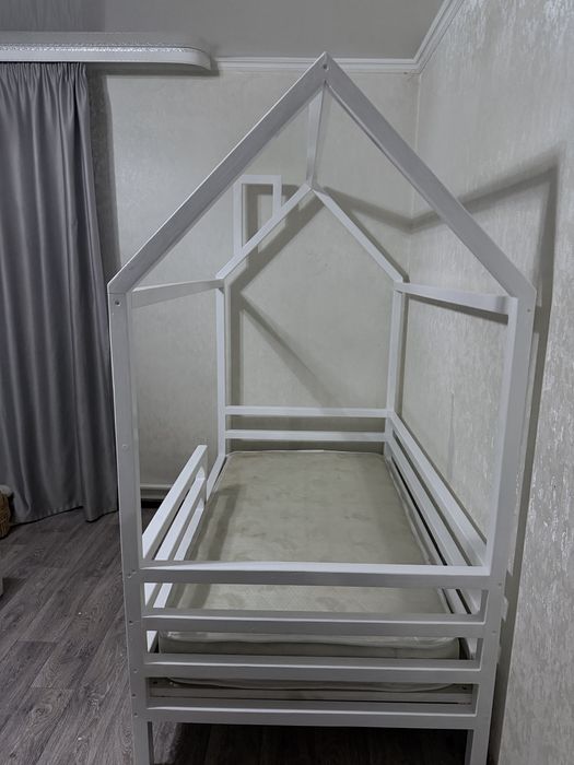 Продаю детскую кроватку