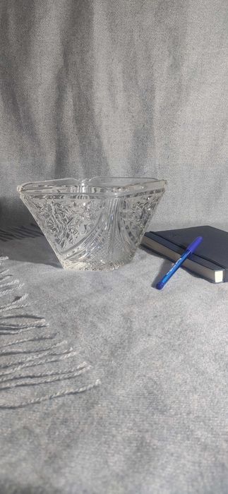 Большие хрустальные салатницы