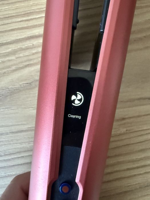 Dyson Airstrait-иновативна преса-сешоар,