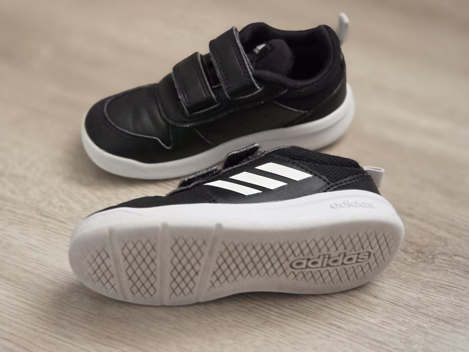 Маратонки adidas