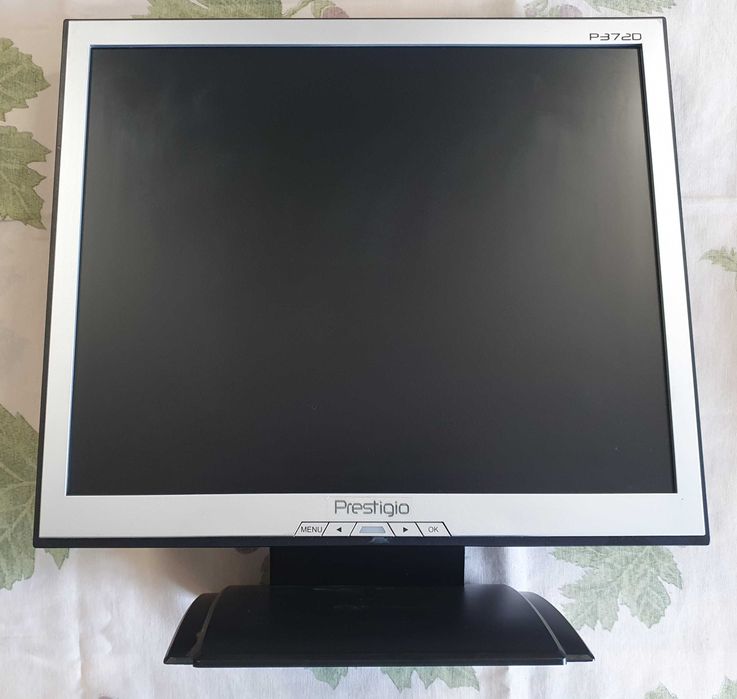 Комплект 2 бр. монитори 17" - AOC, Prestigio