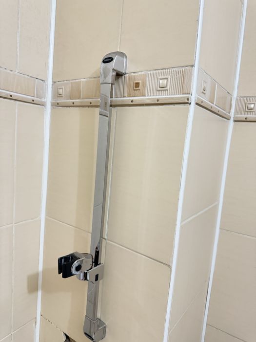 Штанга для душа в ванную