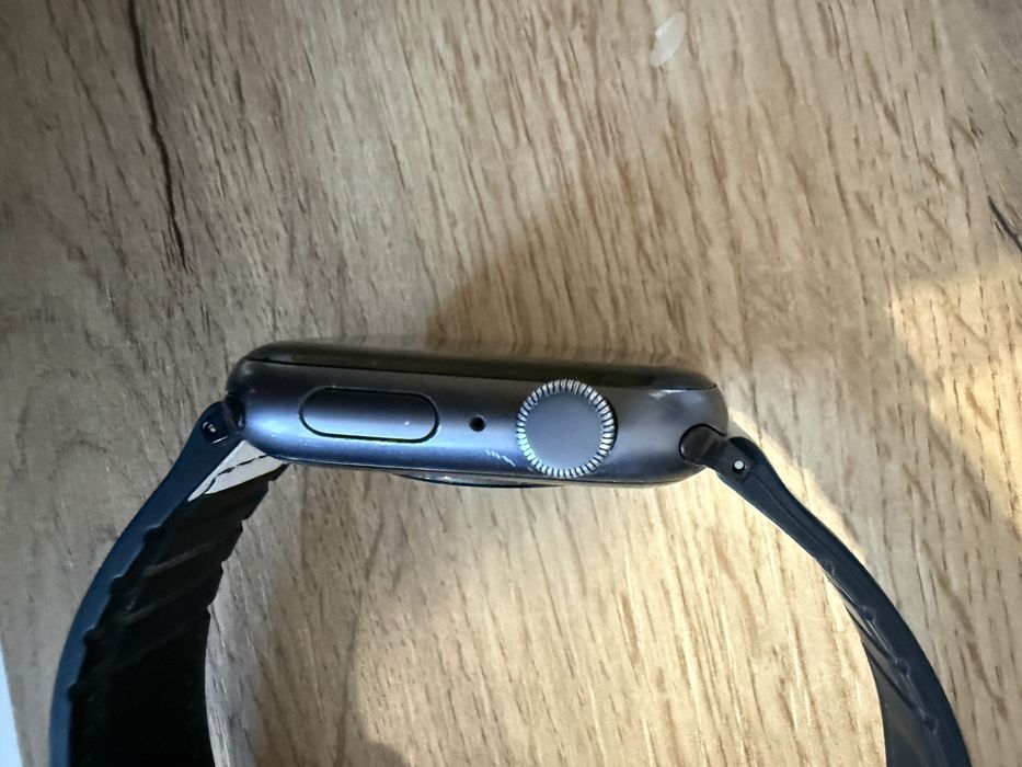 Apple Watch SE (1st Generation)