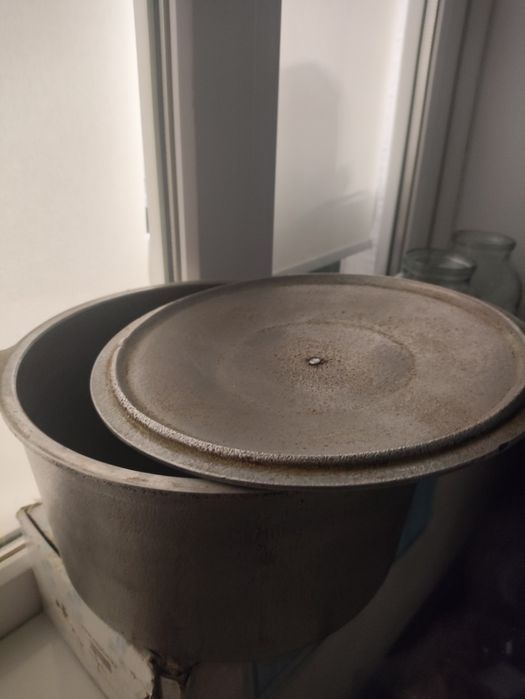 Продам чугунный казан