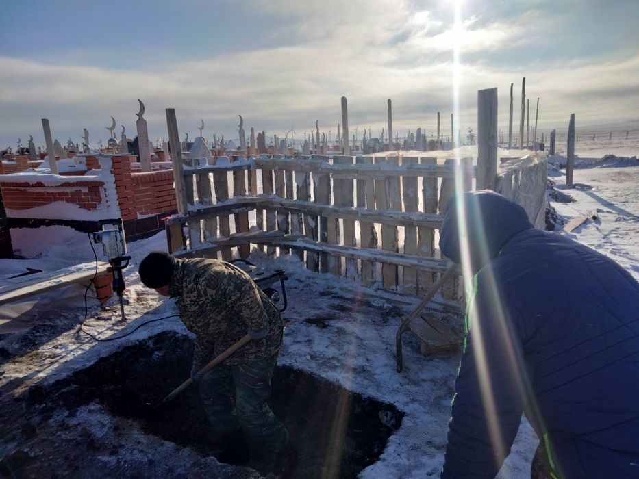 Бет Тақтай және Ай