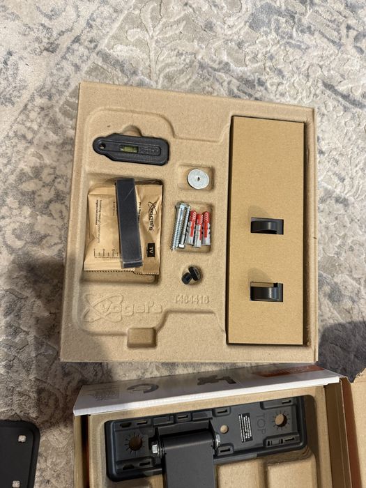 TV Стойка VOGELS TVM 1223 QUICK ЧЕРЕН