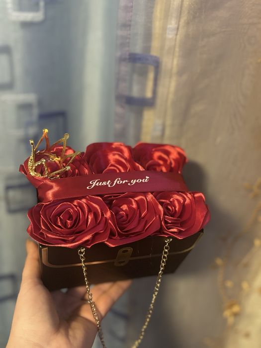 Trandafiri din satin