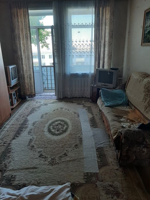 Продам 1,5 Пр. Назарбаева 48(сталинка)!