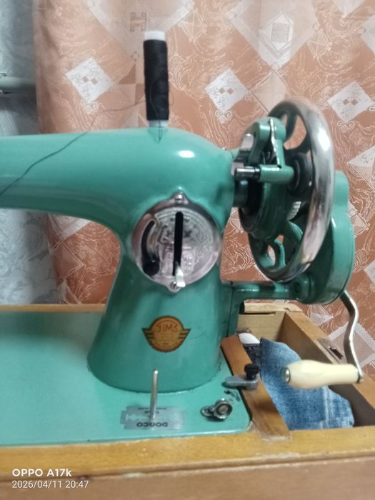 продам швейную машинку бу