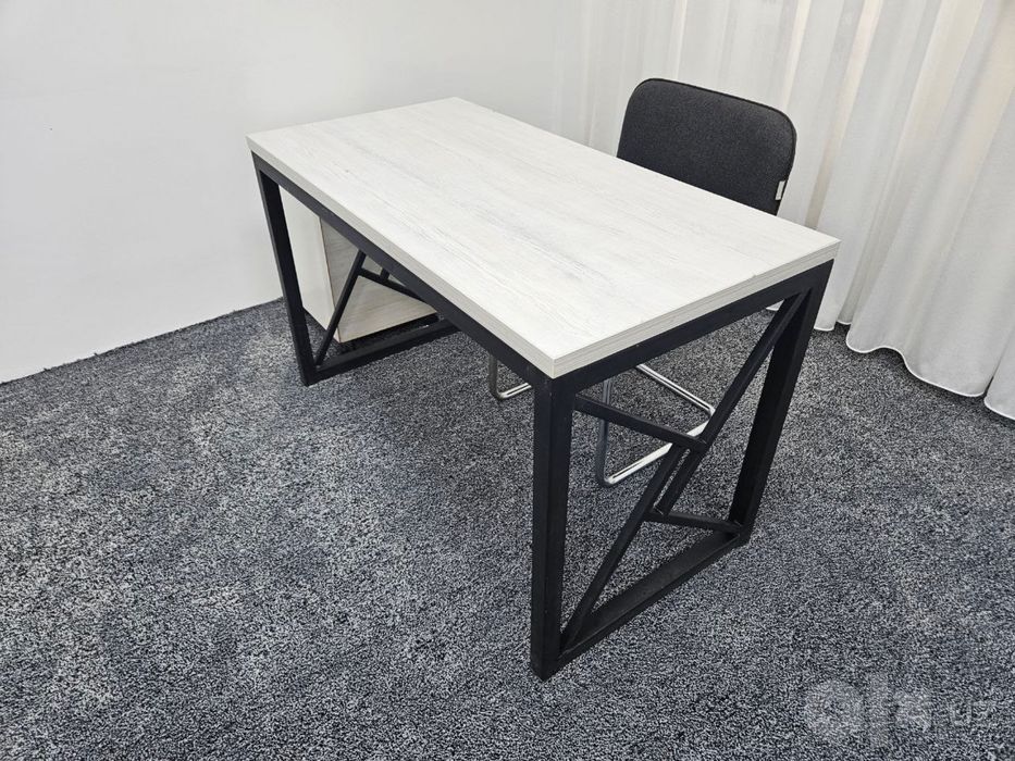 Buyurtma asosida stollar, istalgan o'lchamda — loft uslubi