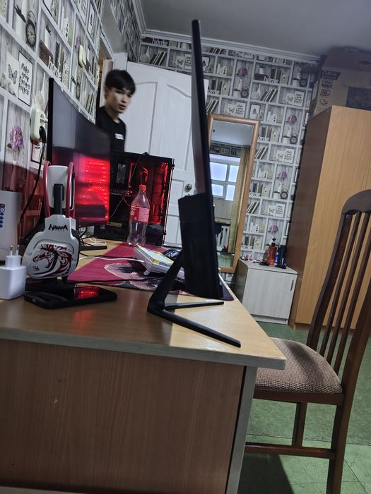 Моник на ПК 100 герц