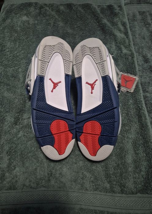 Air Jordan 4 Retro Military Blue