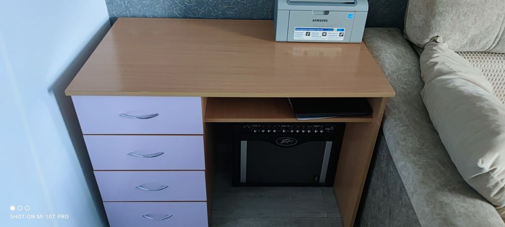 Продаю Письменный стол