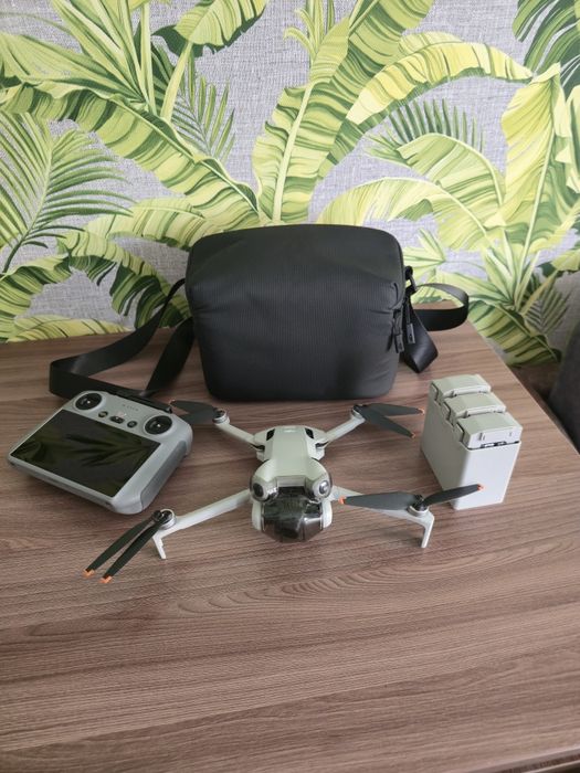 DJI mini 4 pro fly more combo