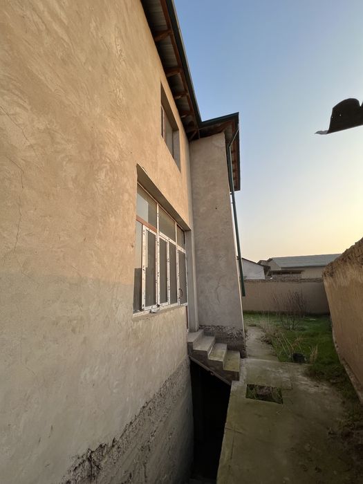 Zudlik bilan hovli-uy sotilmoqda!!! Срочно продаю дом!!!