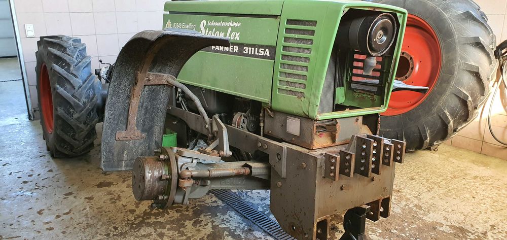 Dezmembrez Fendt 615