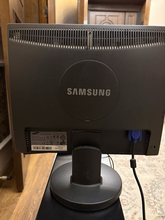 Монитор Samsung 7000:1