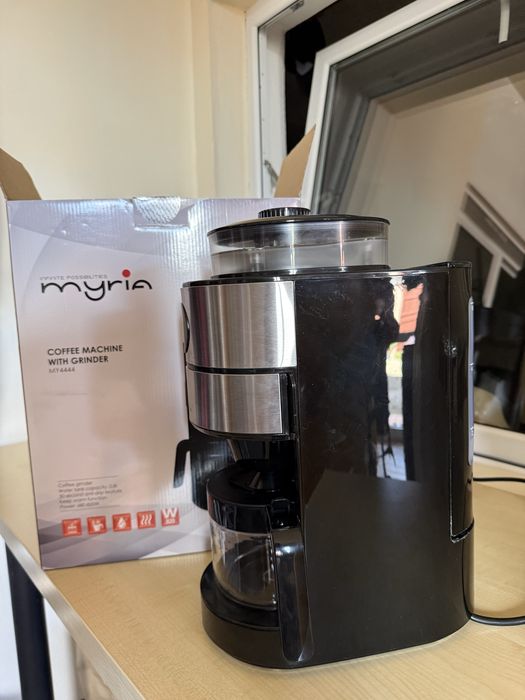 Cafetieră / filtru de cafea cu râșniță incorporată Myria MY4444, în stare impecabilă (aproape nouă), folosită foarte puțin