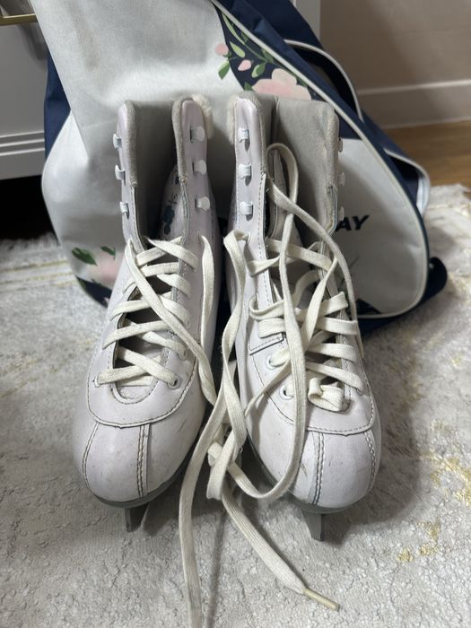 Продам коньки женские