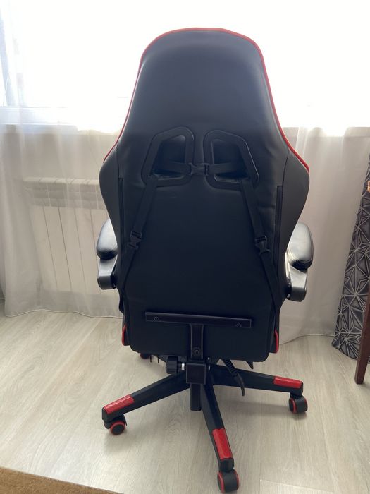 Продам игровое кресло Defender Rock