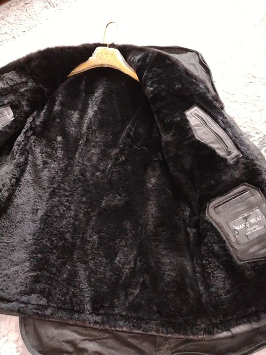 Продам верхнюю одежду кожа