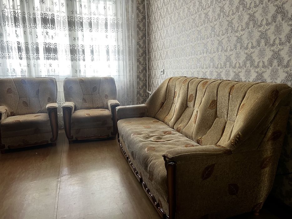 Диван и 2 кресла в хорошем состоянии