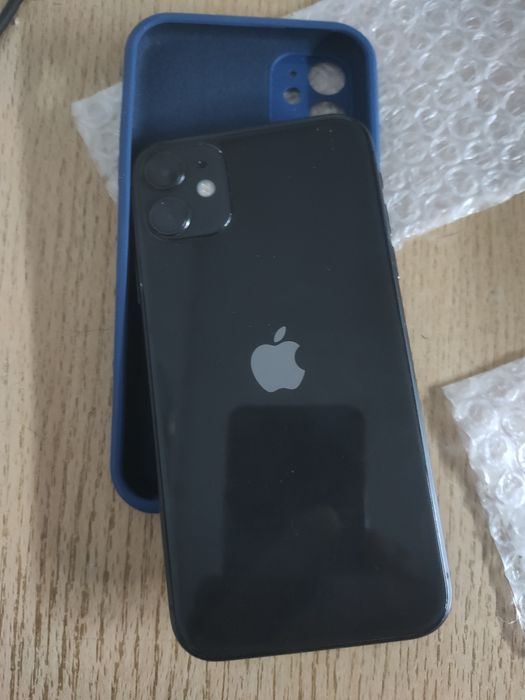 Продам айфон 11 на 64 г