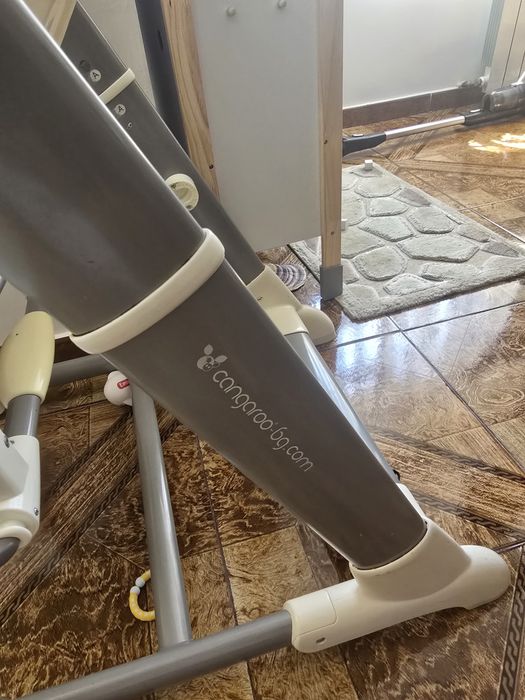 Scaun masă bebe cu leagăn electric