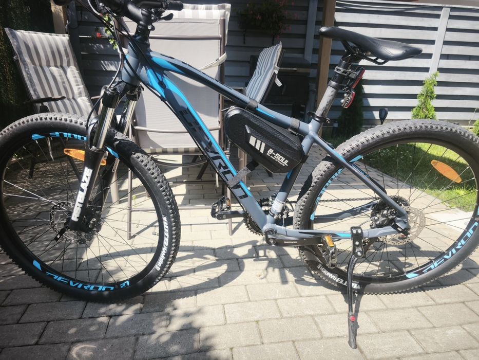 Vând bicicleta Devron