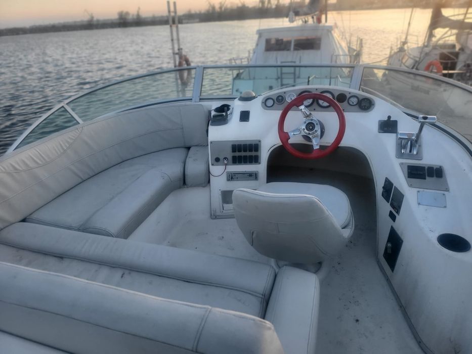 Ambarcatiune Flydbrige 2858 Lux Ciera Mercruiser 350 MPI 220 ore