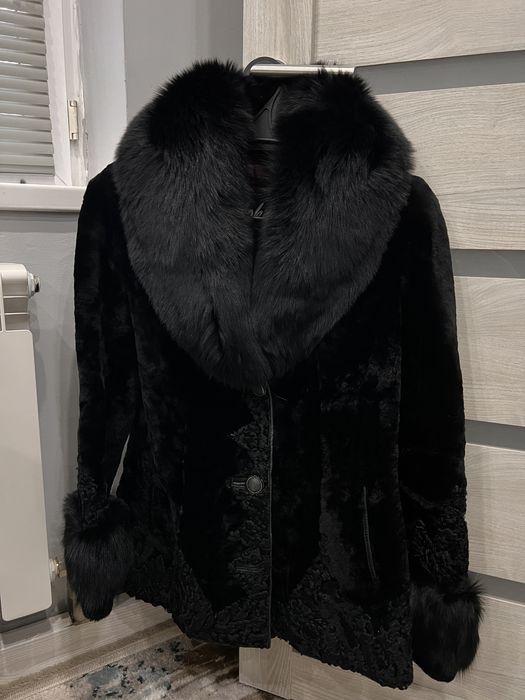 Шуба мутоновая с песцом
